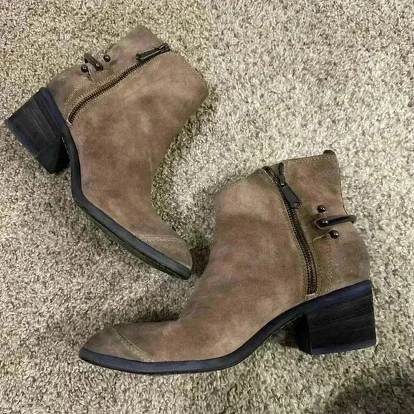 Donald J Pliner DIGG Western Couture Collection Distressed Suede Boots 9.5 women - Picture 3 of 9